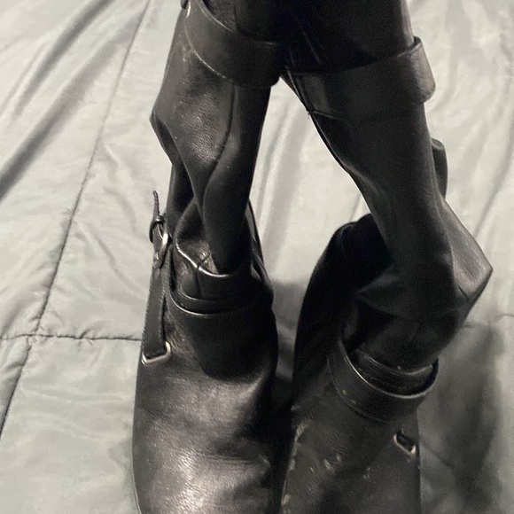 Cute boots - Picture 2 of 3